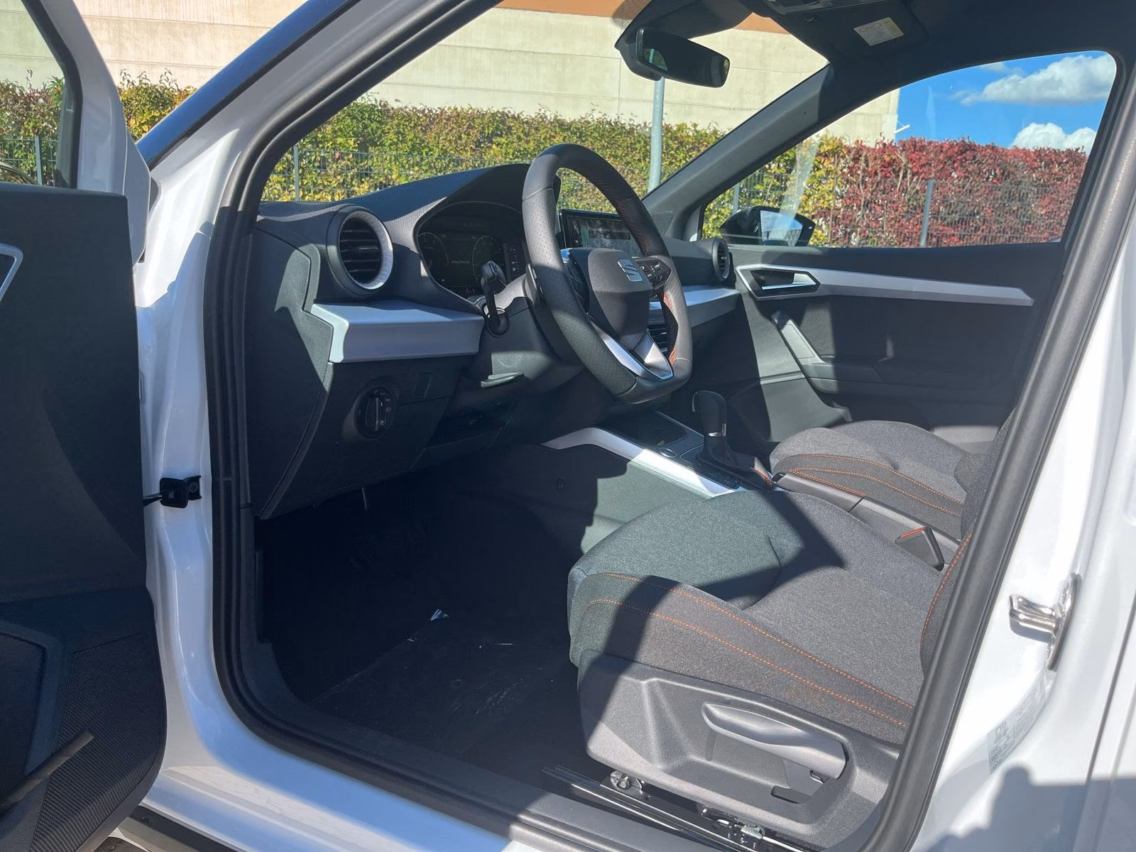 Seat Arona фото 3