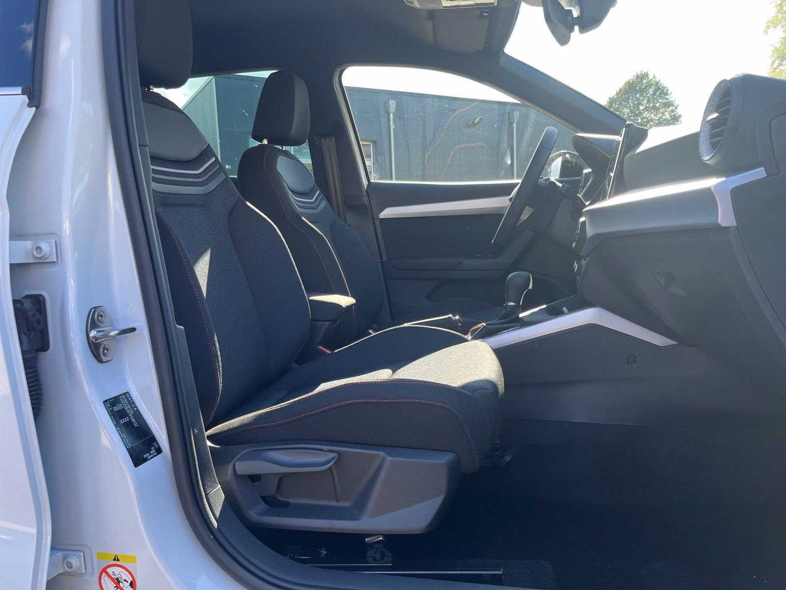 Seat Arona фото 10