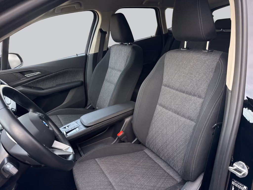 BMW 216 Active Tourer фото 2