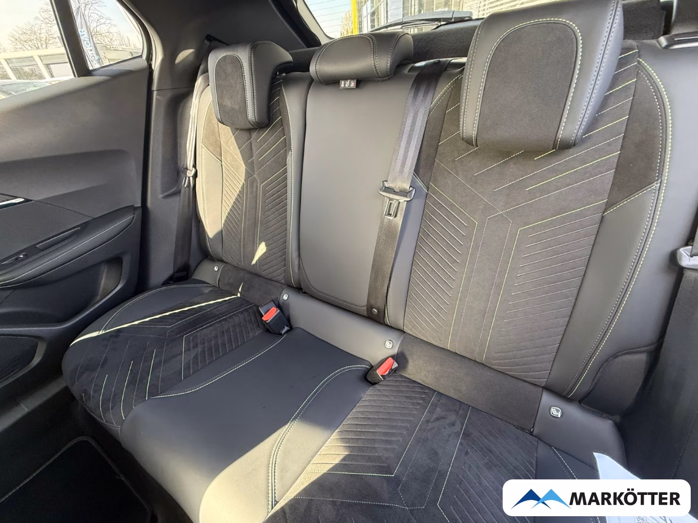 Peugeot 2008 фото 13