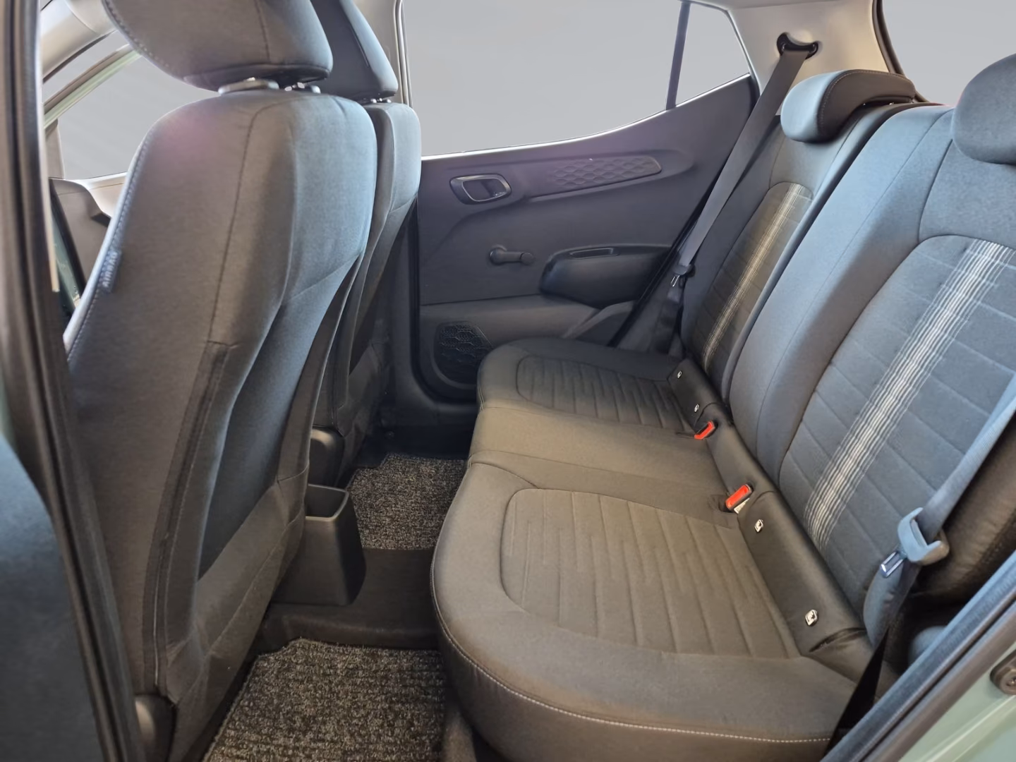 Hyundai i10 фото 16