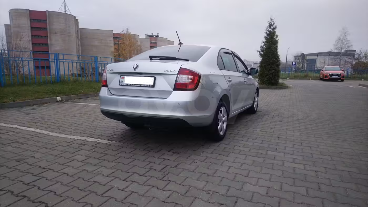 Skoda Rapid фото 2
