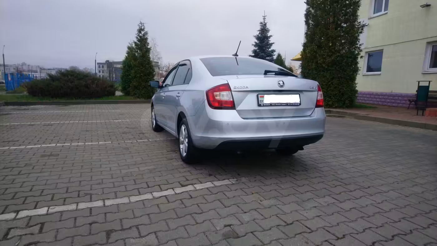 Skoda Rapid фото 8