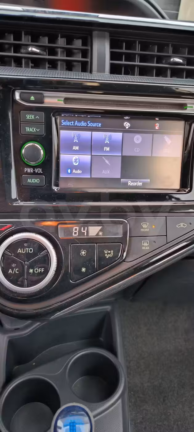 Toyota Prius C фото 15