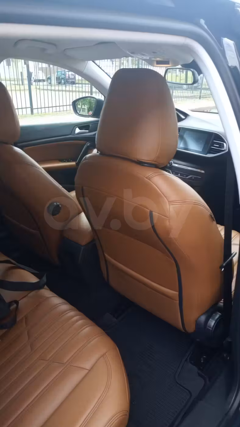 Peugeot 308 фото 12