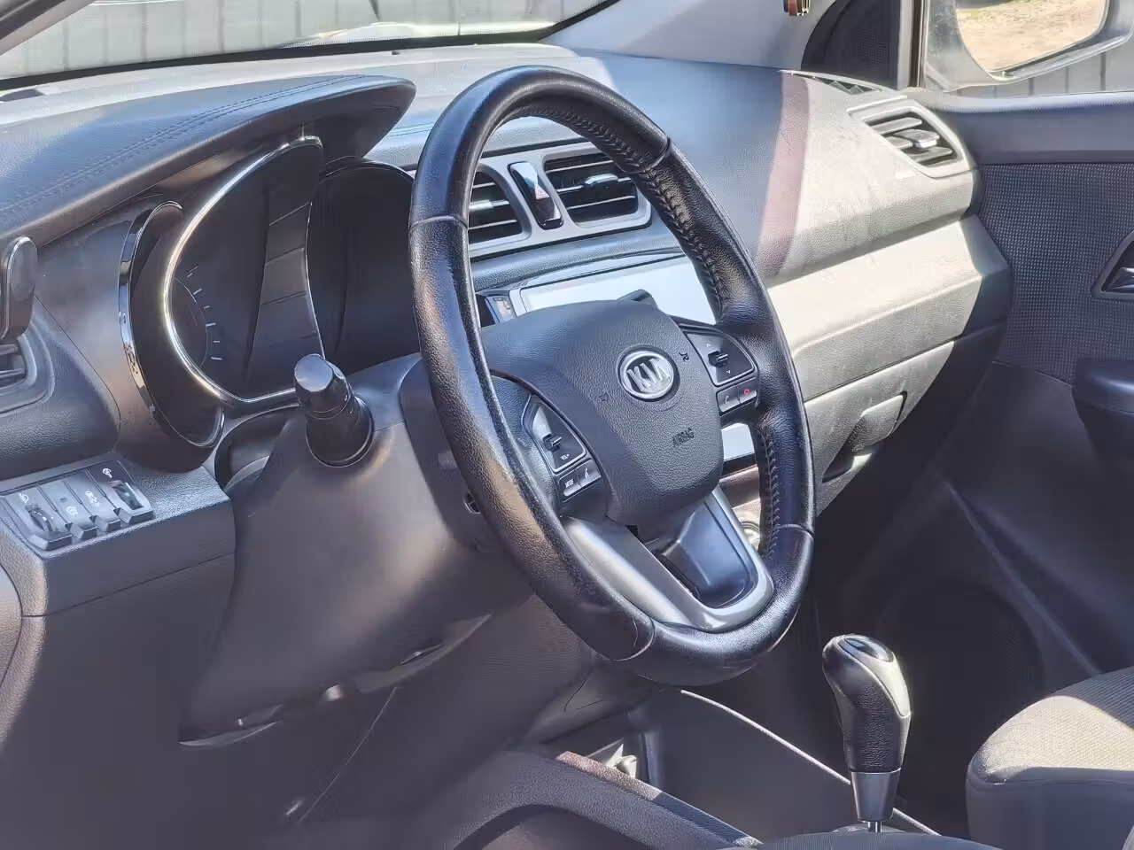 Kia Rio фото 15