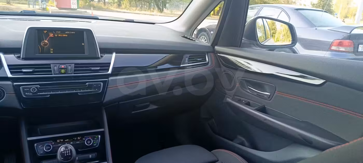 BMW 2 серия Active Tourer фото 12