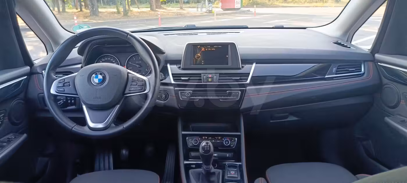 BMW 2 серия Active Tourer фото 20