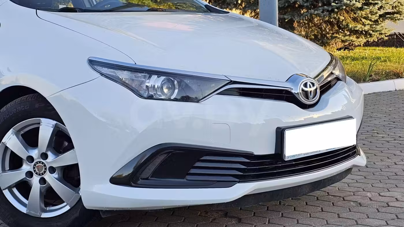 Toyota Auris фото 5