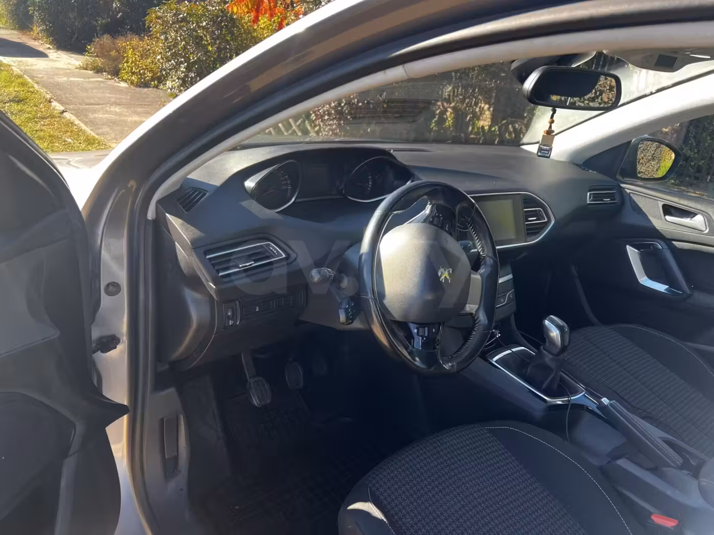 Peugeot 308 фото 9