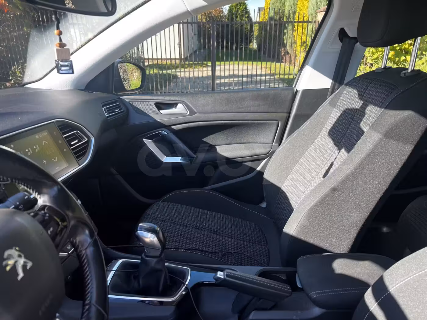 Peugeot 308 фото 12