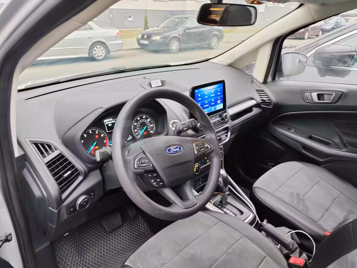 Ford EcoSport фото 11