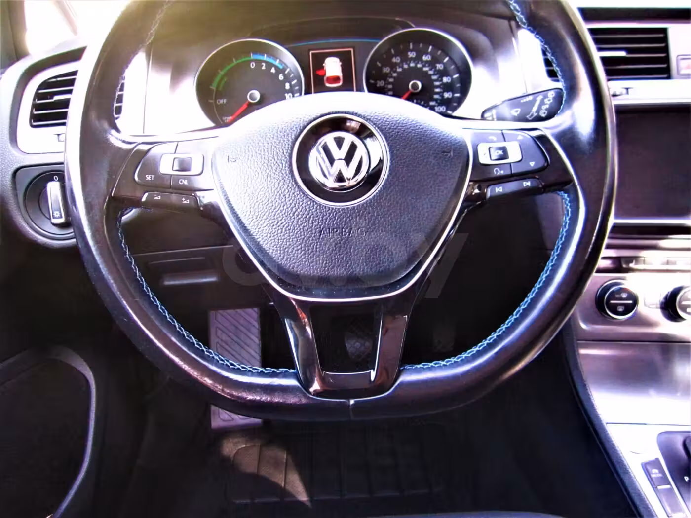 Volkswagen e-Golf фото 7