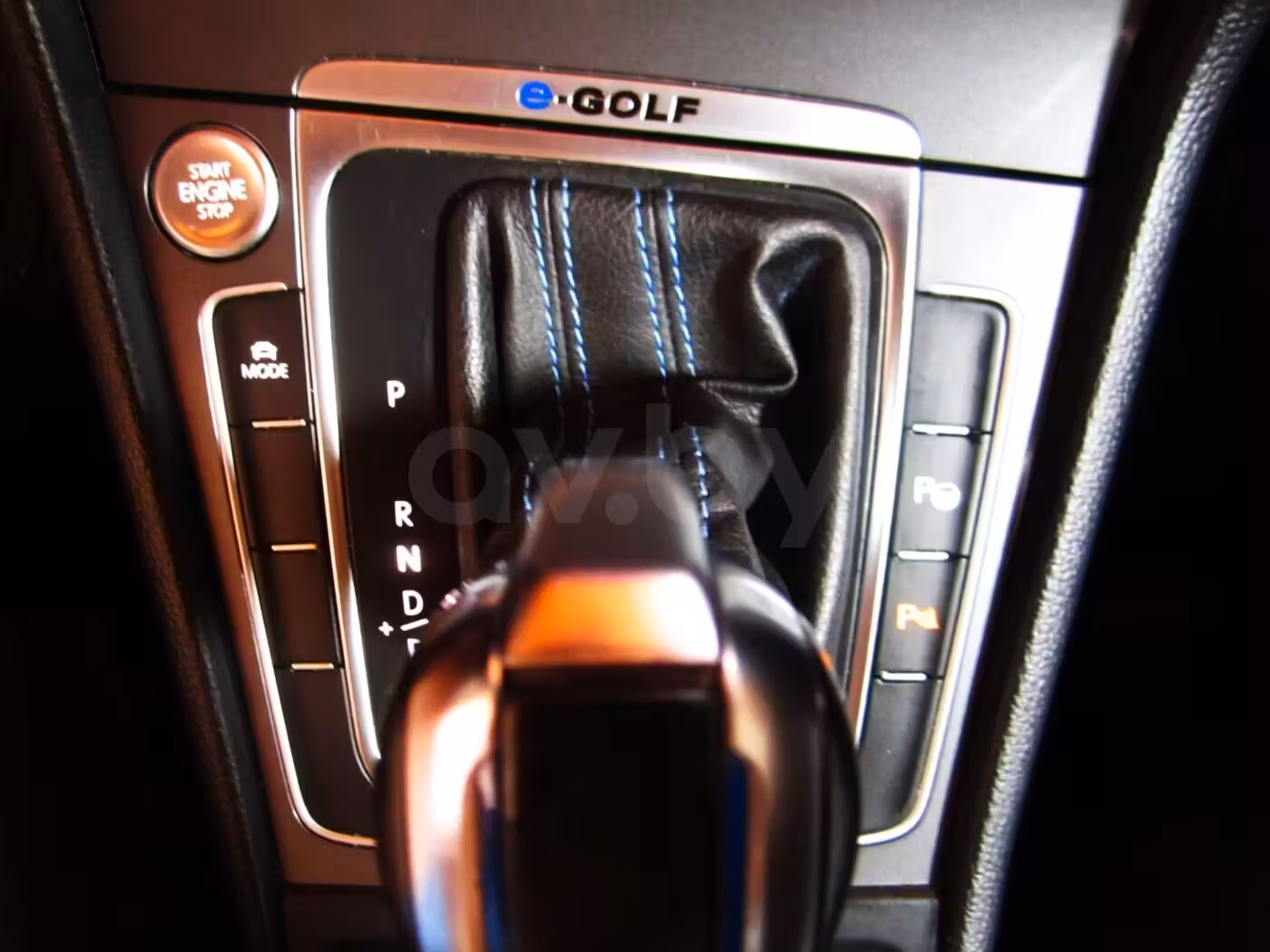 Volkswagen e-Golf фото 10