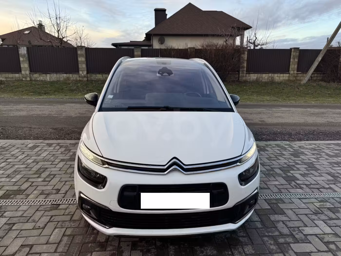 Citroen C4 Grand Spacetourer фото 9