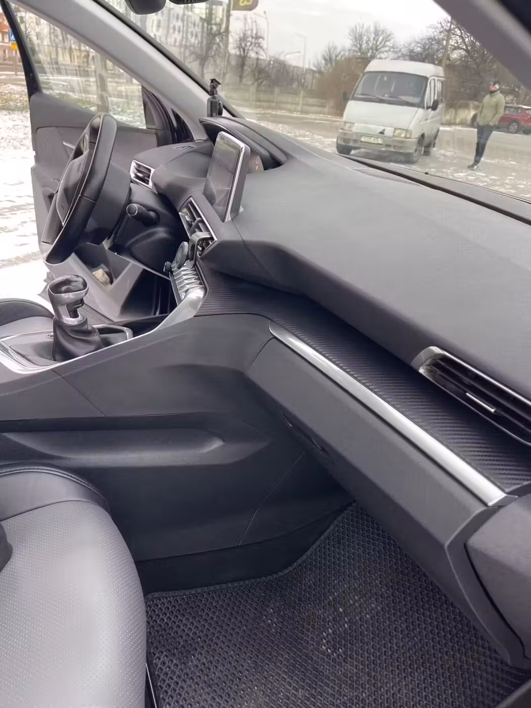 Peugeot 5008 фото 15
