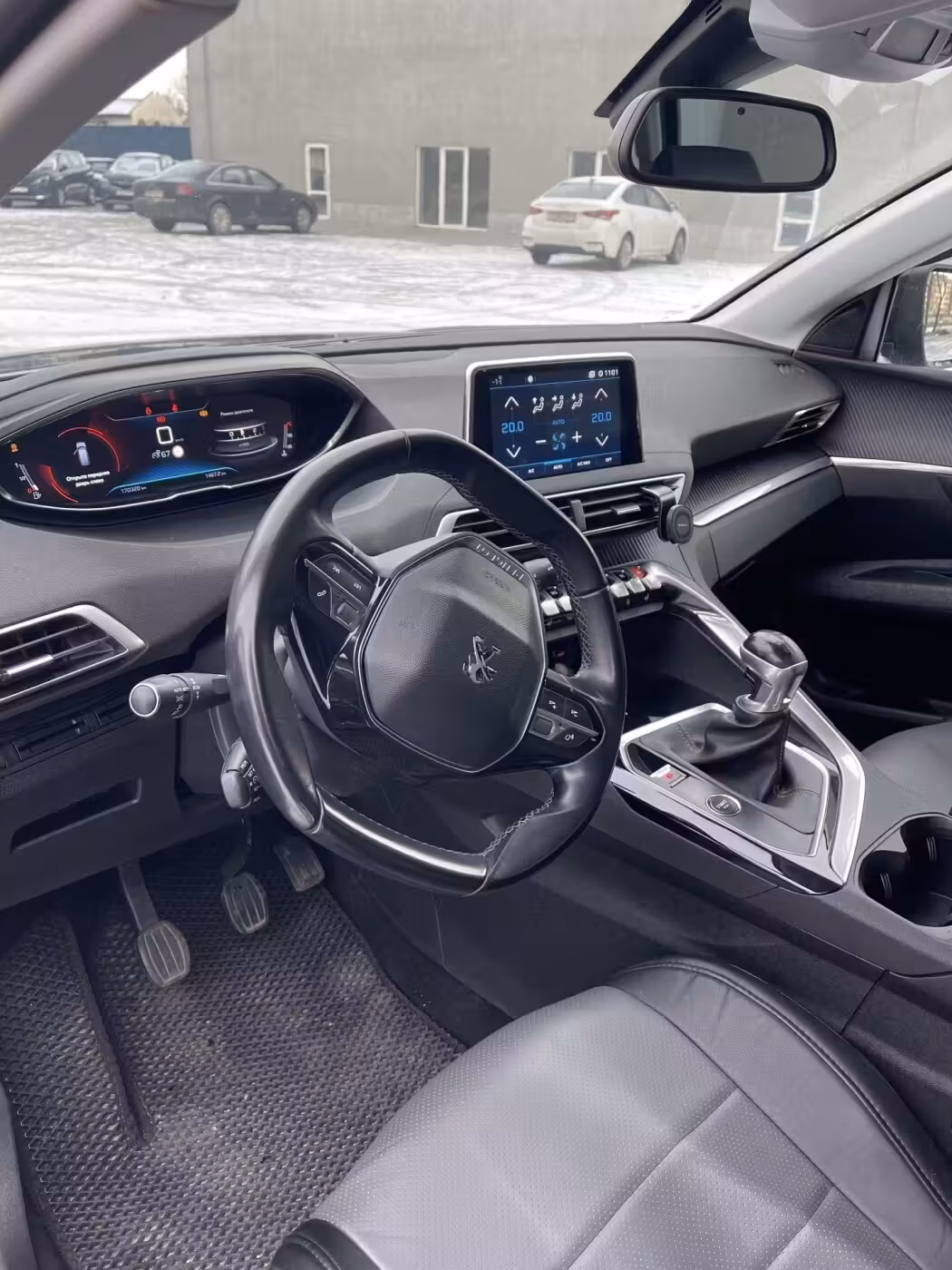 Peugeot 5008 фото 11