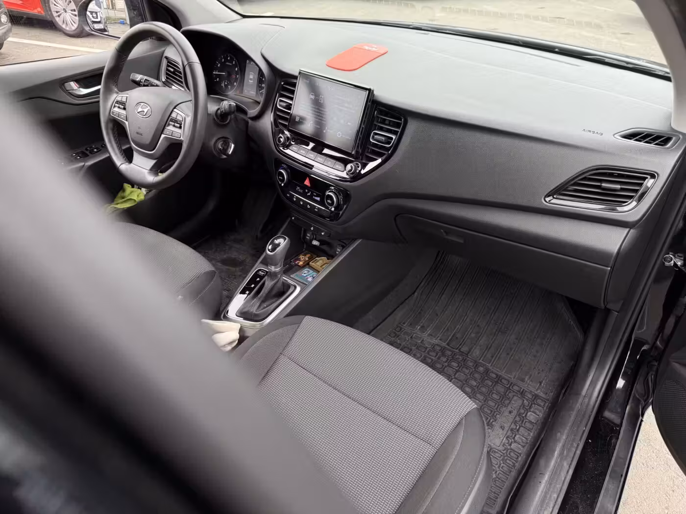 Hyundai Accent фото 7