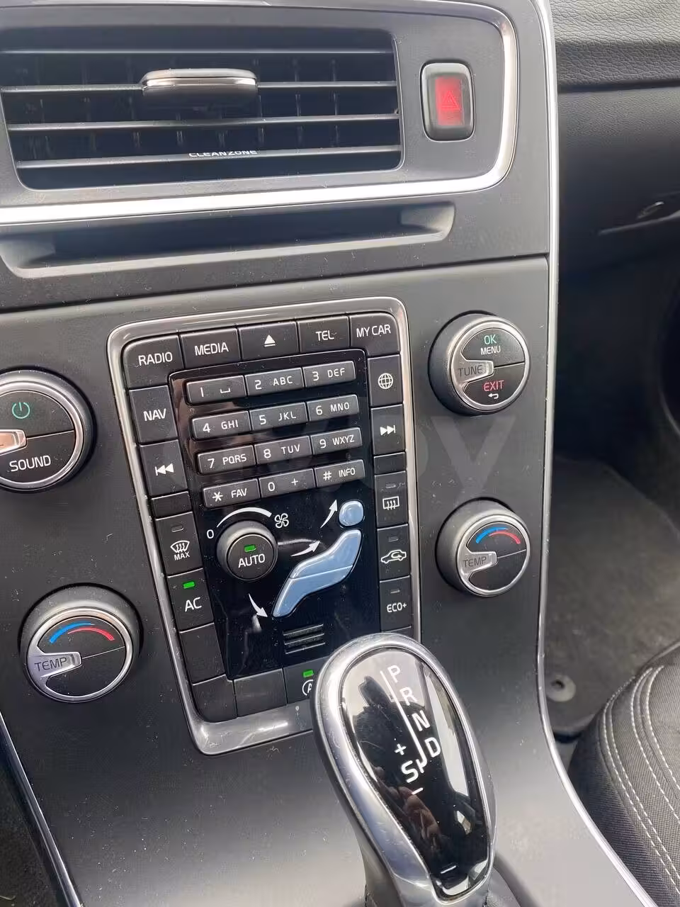 Volvo V60 фото 8