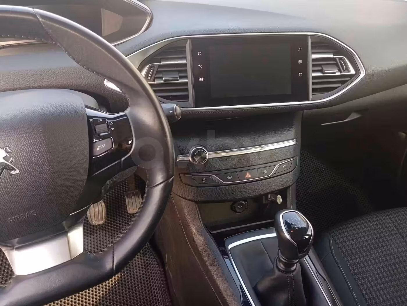 Peugeot 308 фото 3