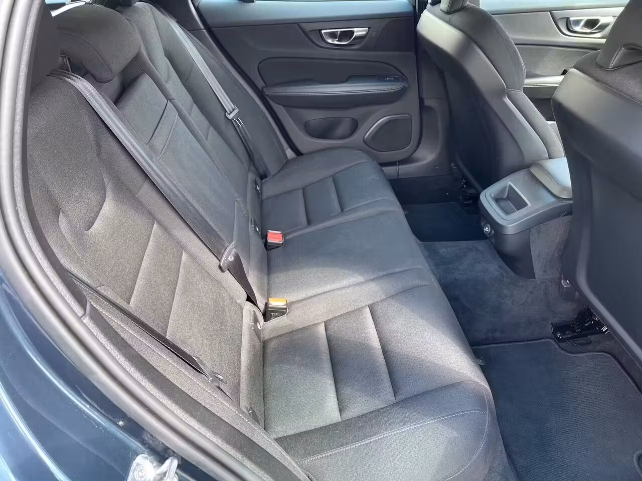 Volvo V60 фото 14