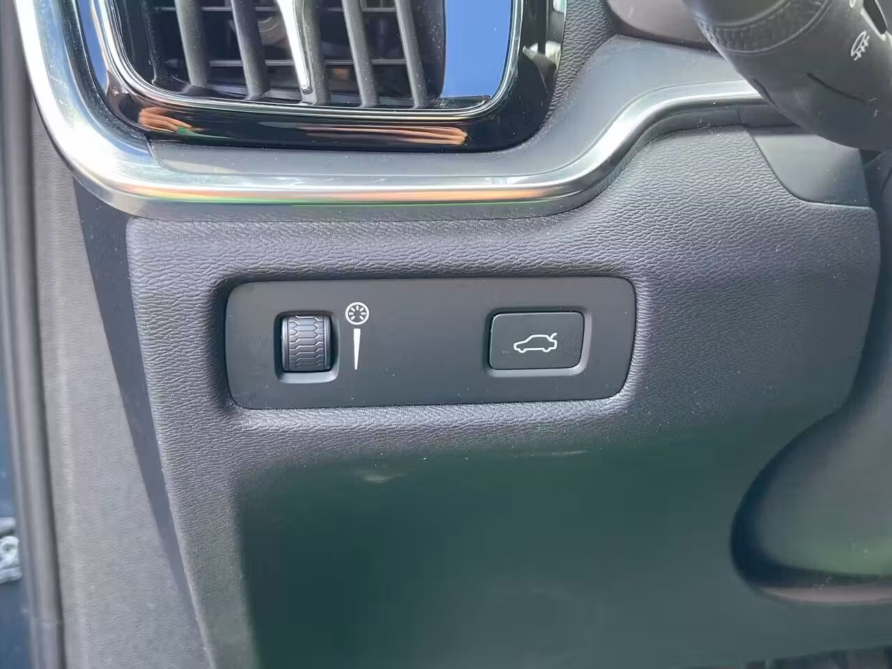 Volvo V60 фото 8