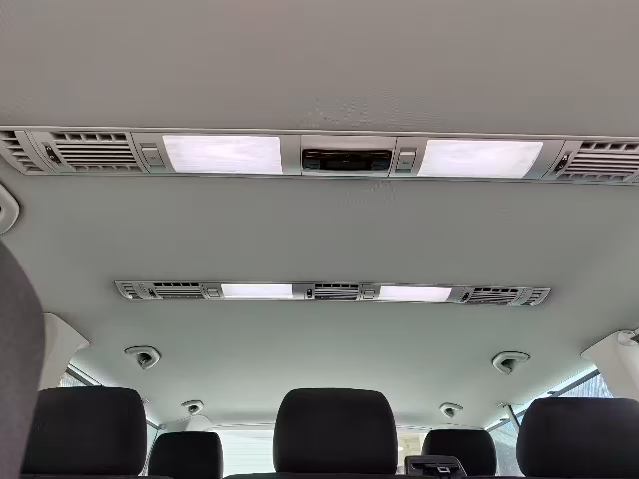 Volkswagen Caravelle фото 17