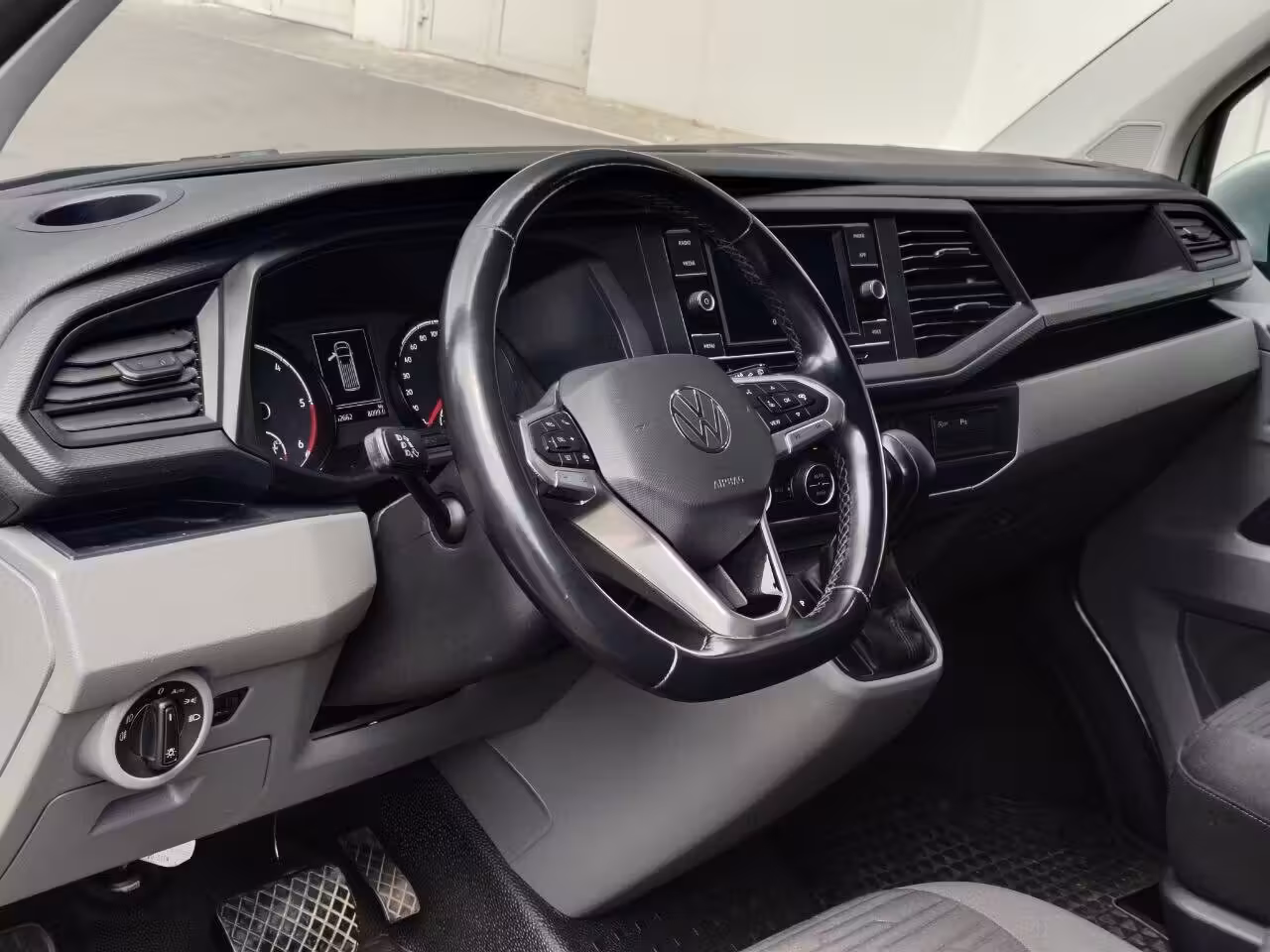 Volkswagen Caravelle фото 6
