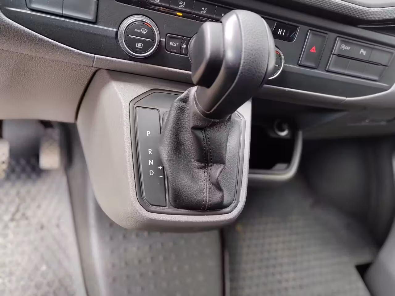 Volkswagen Caravelle фото 13