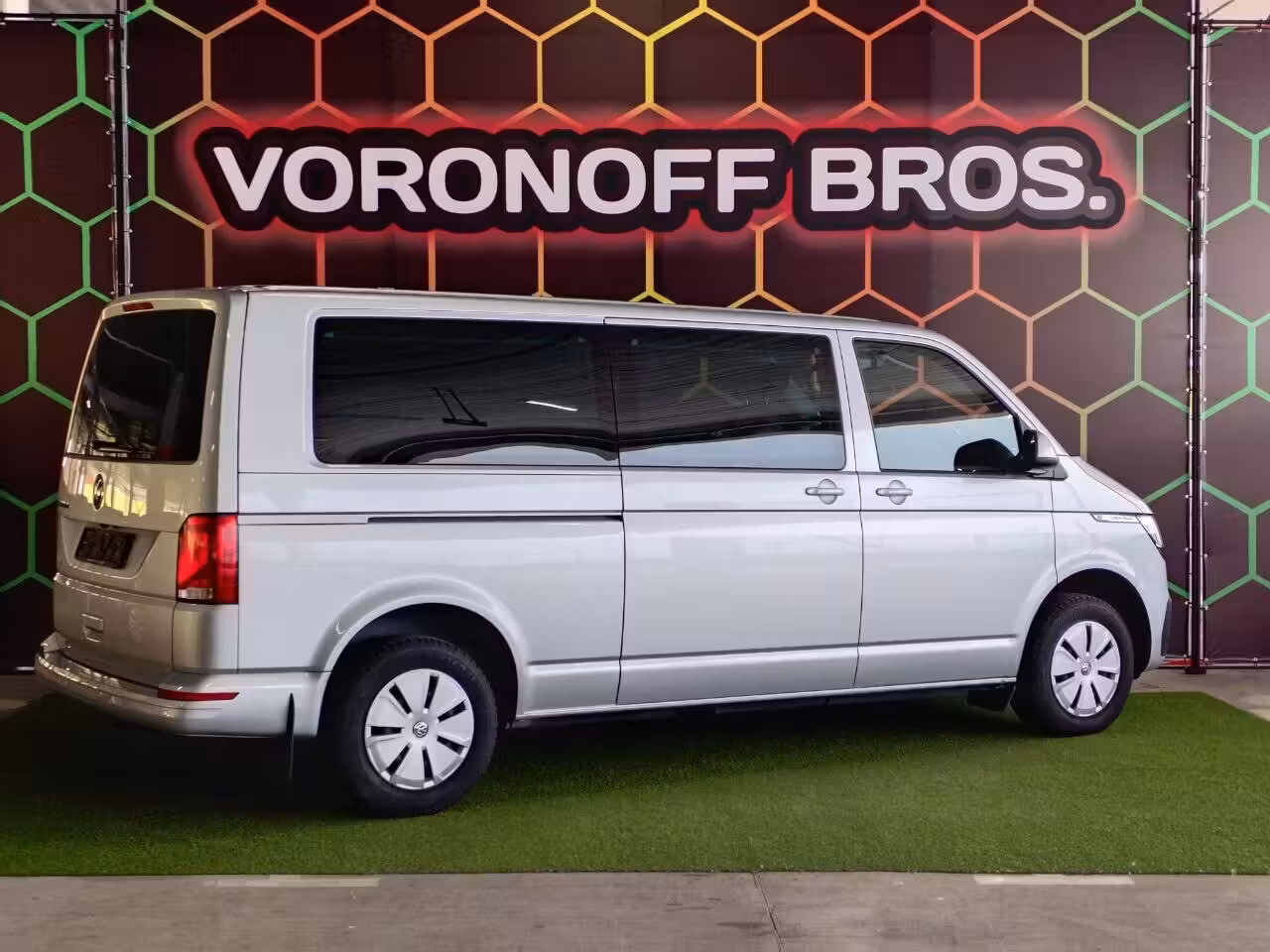 Volkswagen Caravelle фото 3