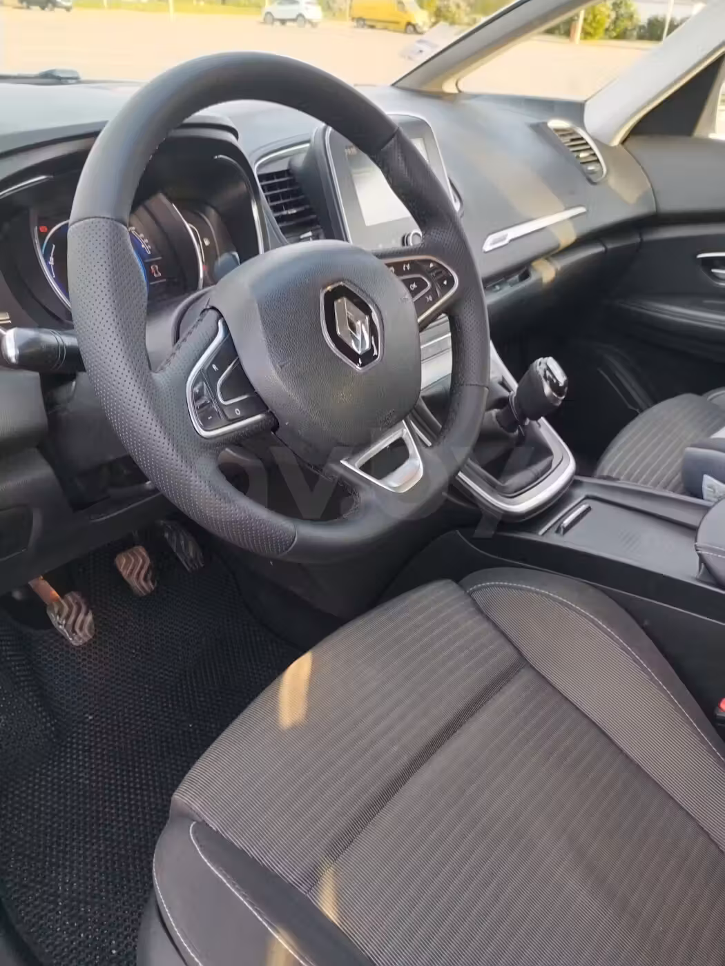 Renault Grand Scenic фото 9