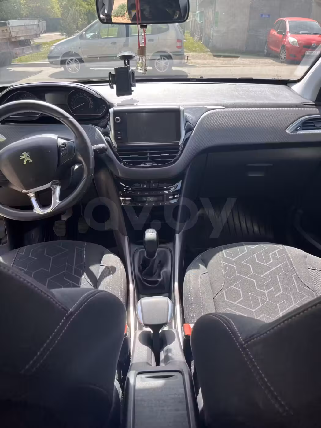 Peugeot 2008 фото 6
