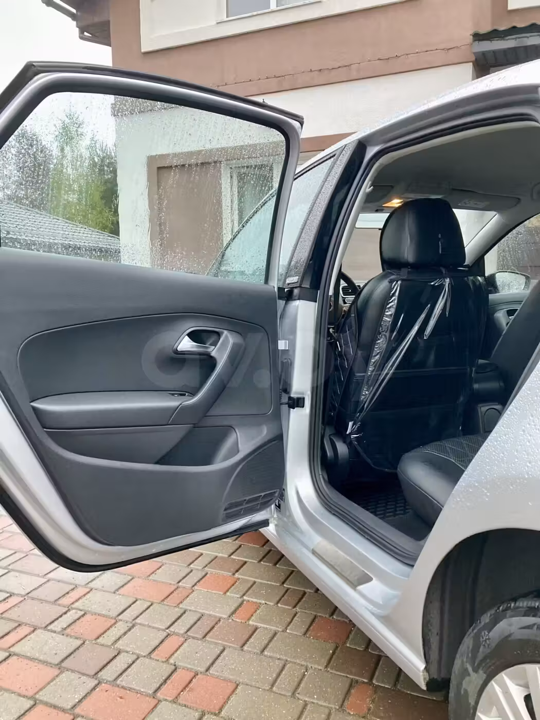 Volkswagen Polo Sedan фото 10