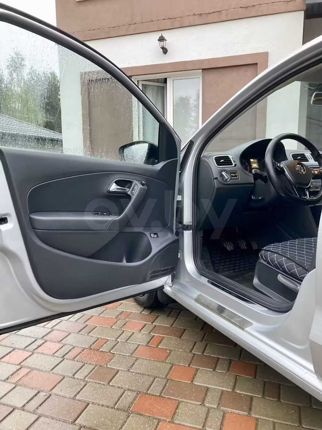 Volkswagen Polo Sedan фото 7