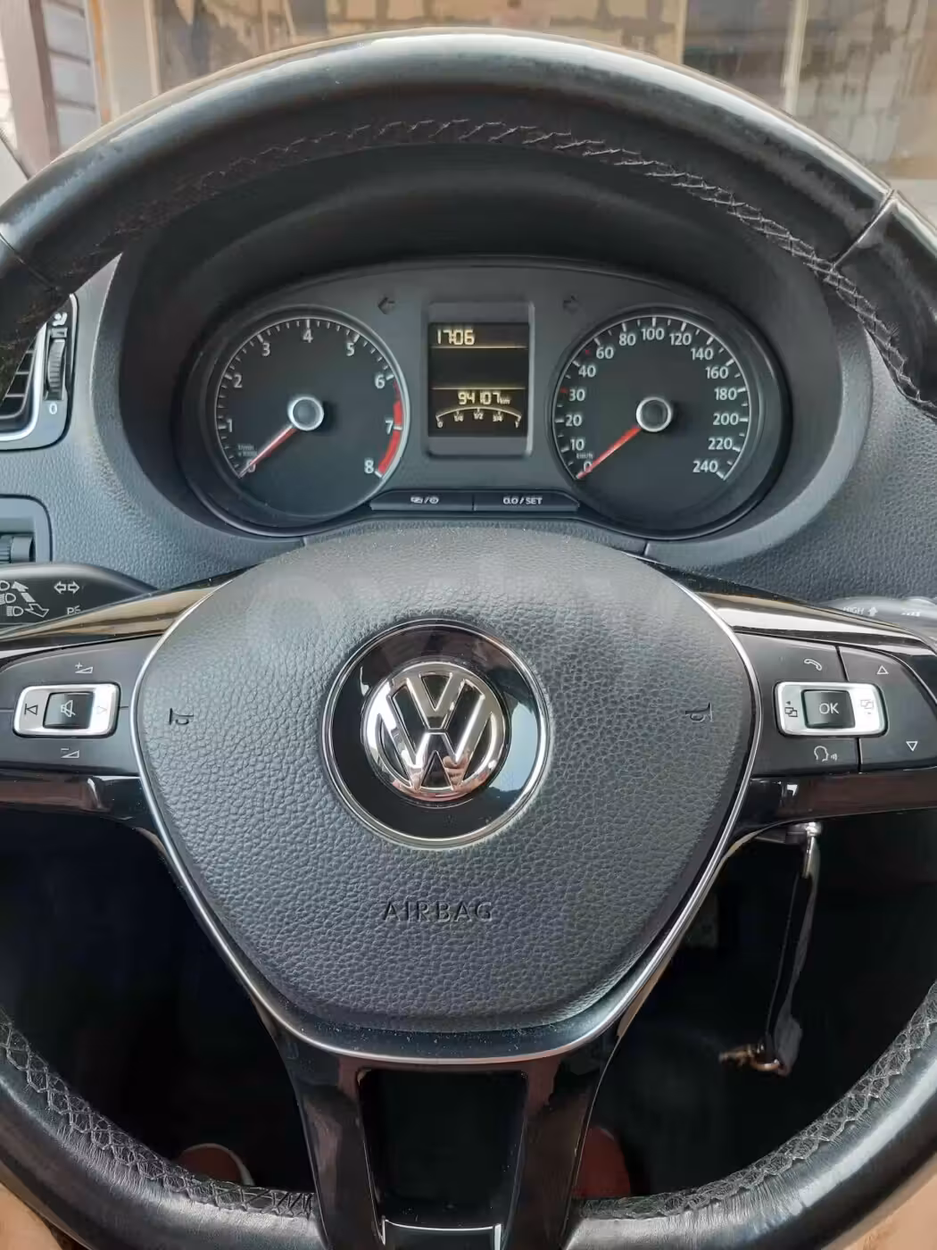 Volkswagen Polo Sedan фото 2