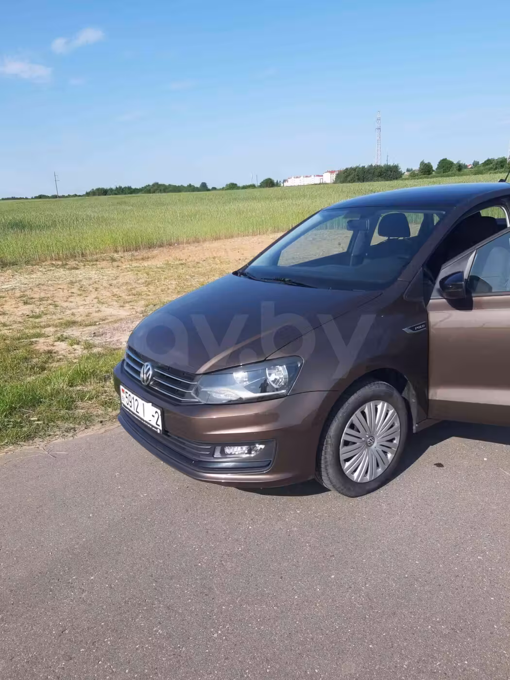 Volkswagen Polo Sedan фото 9