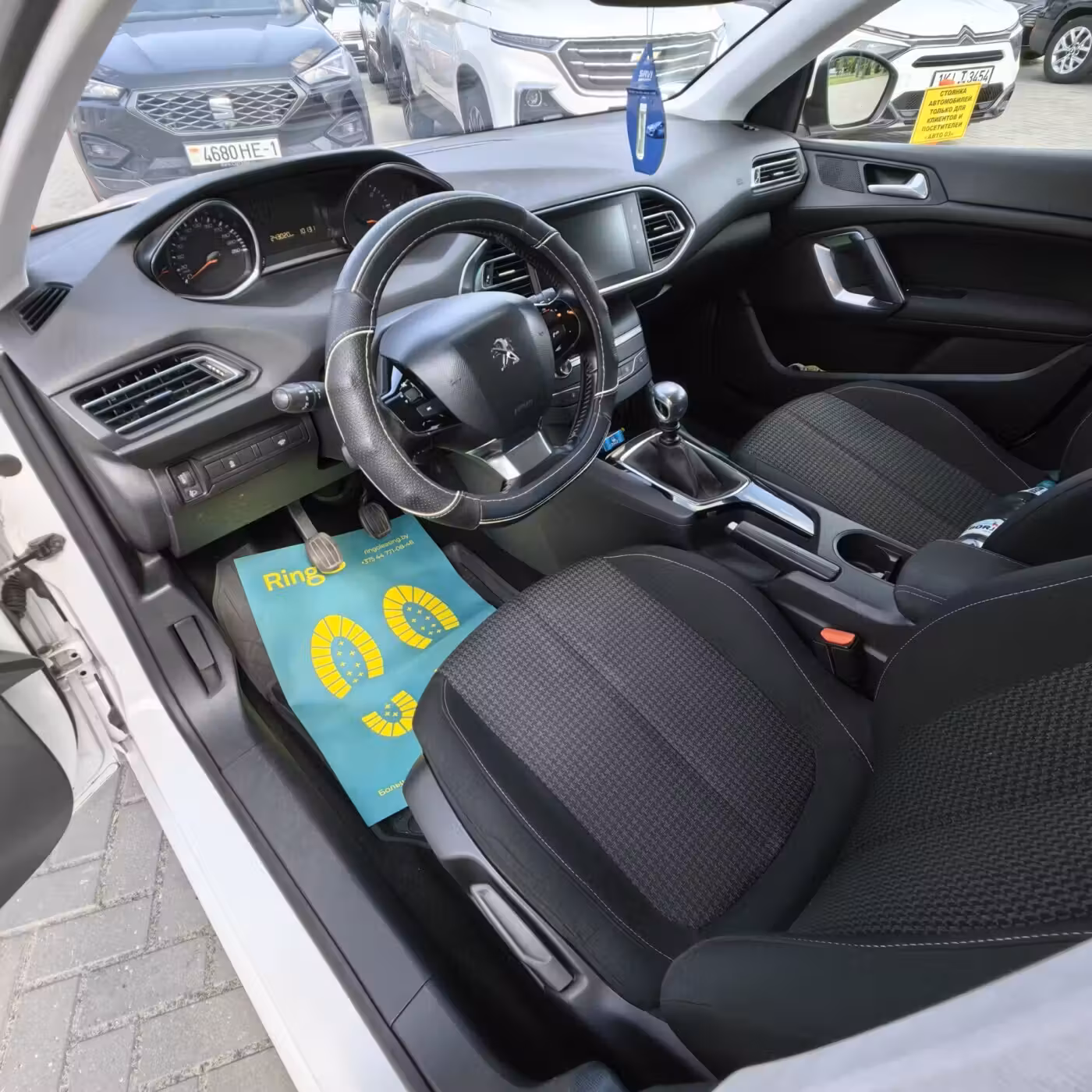 Peugeot 308 фото 11