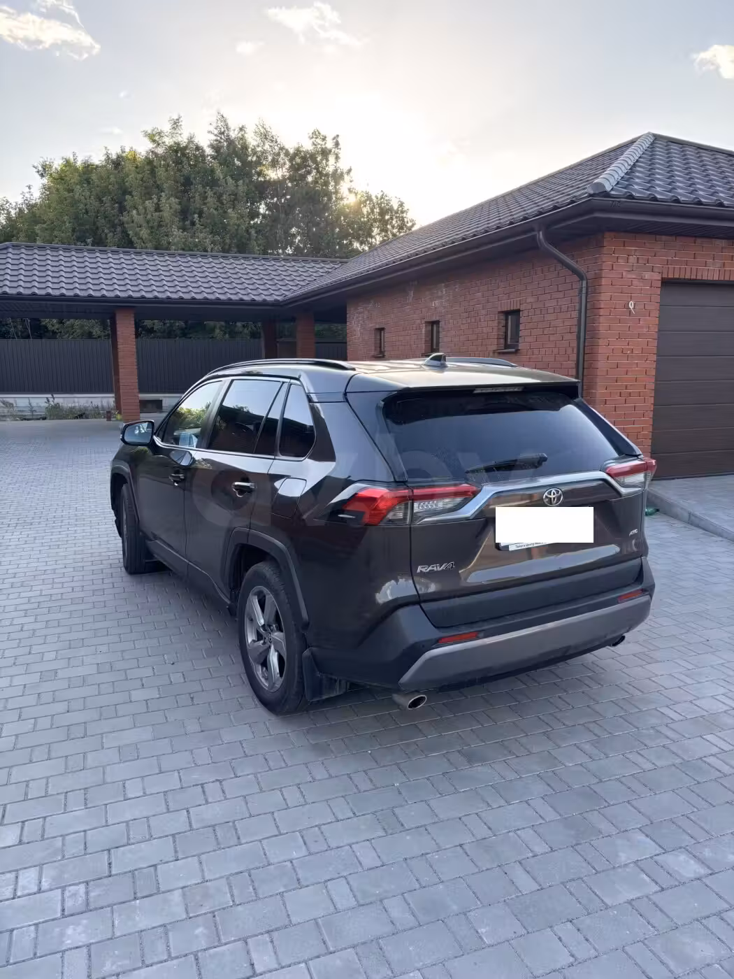 Toyota RAV4 фото 4