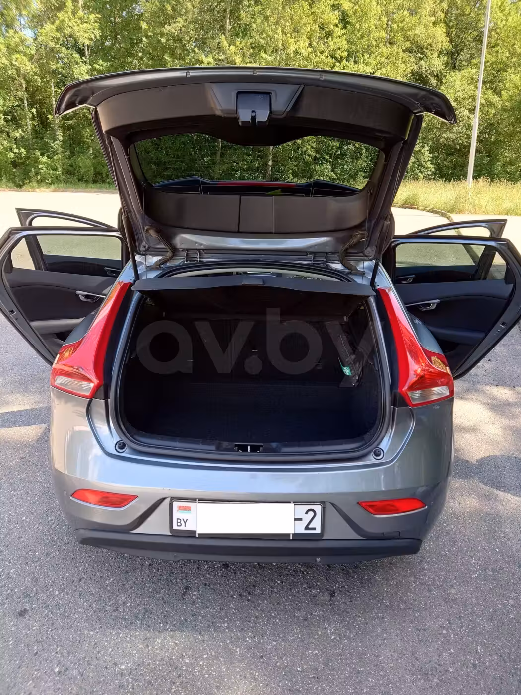 Volvo V40 фото 14