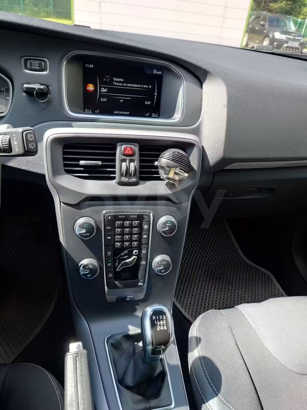 Volvo V40 фото 17