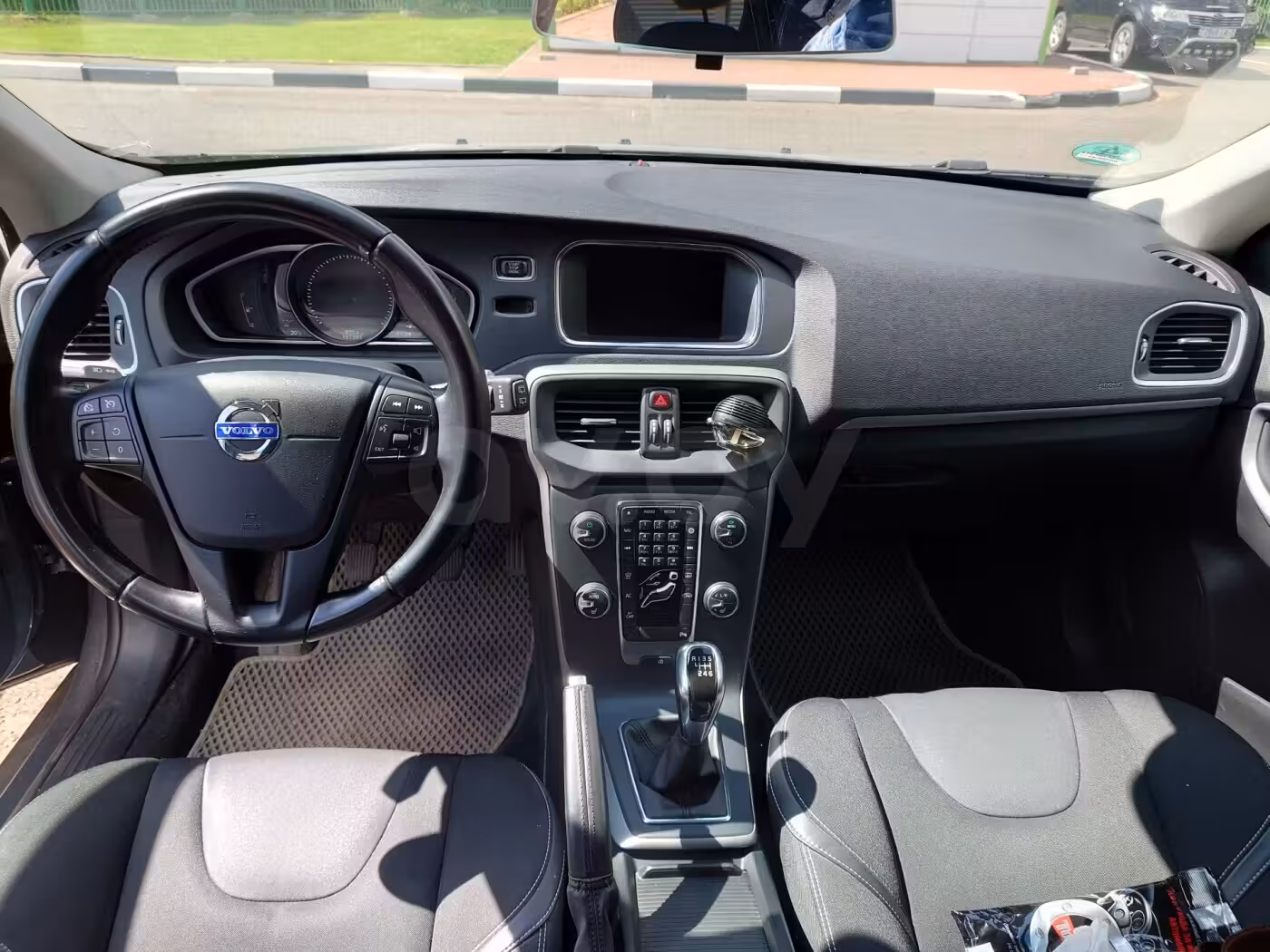 Volvo V40 фото 18