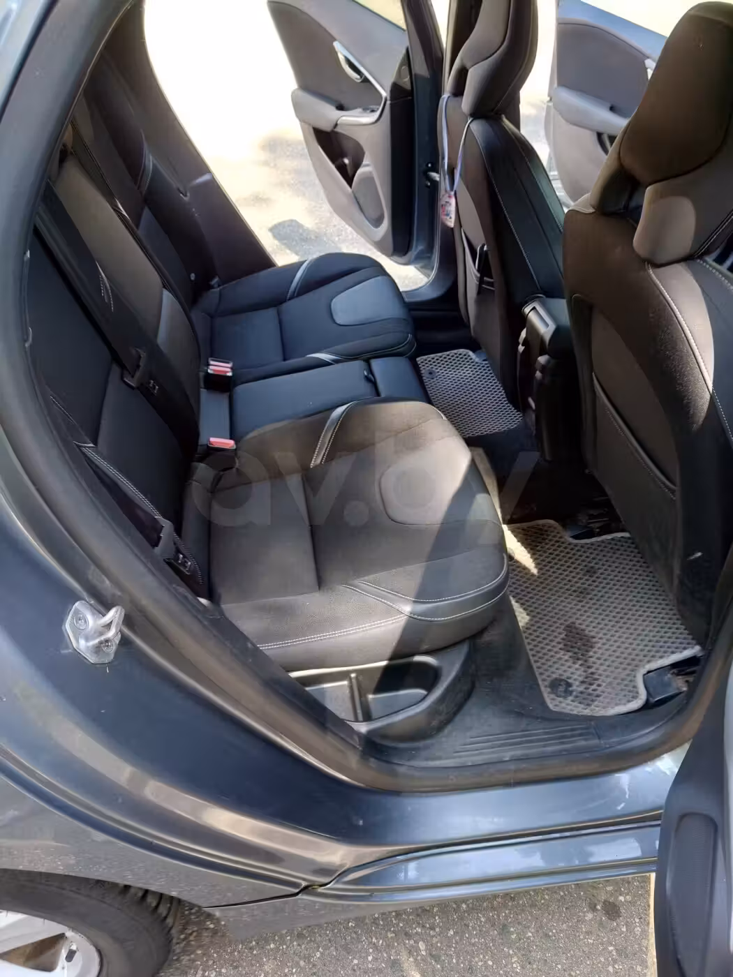 Volvo V40 фото 22