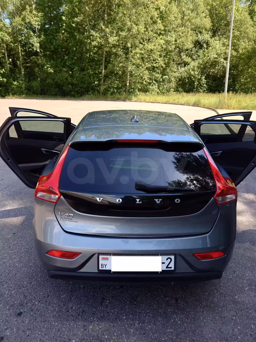 Volvo V40 фото 13