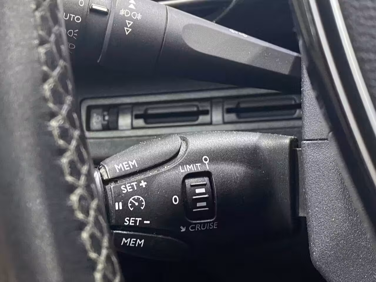 Peugeot 3008 фото 9