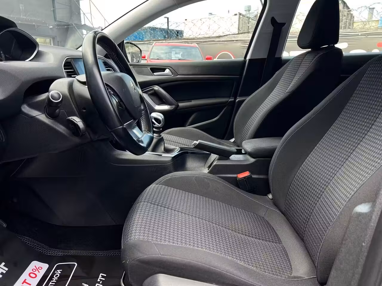 Peugeot 308 фото 7