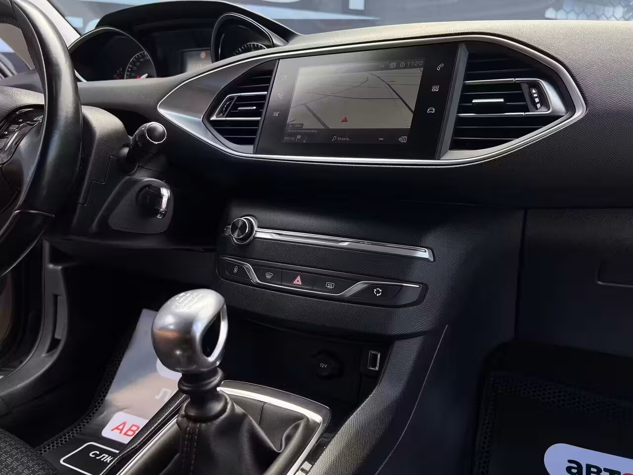 Peugeot 308 фото 14