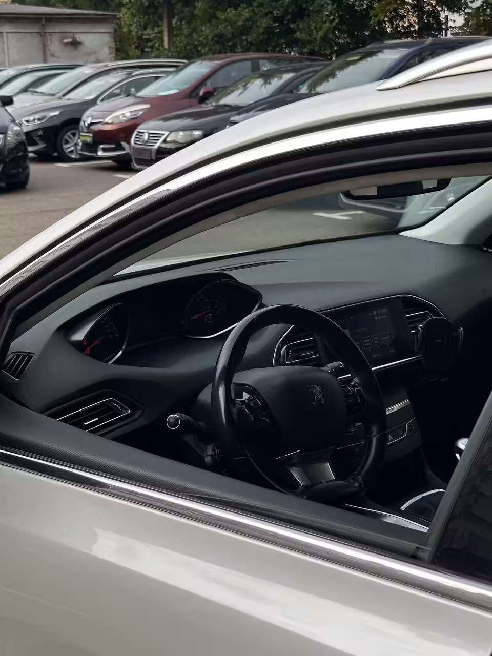 Peugeot 308 фото 9