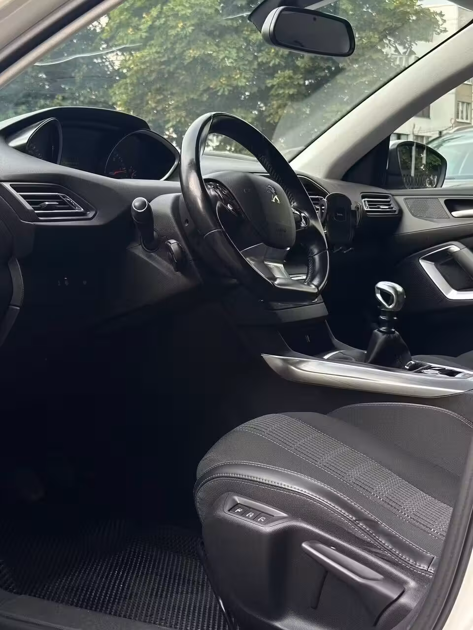 Peugeot 308 фото 10