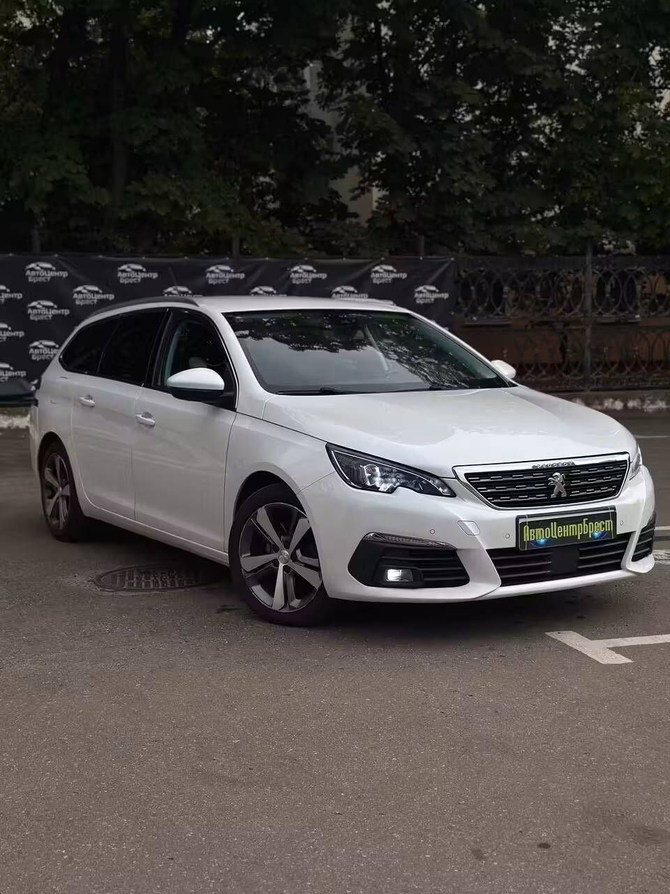 Peugeot 308 фото 2