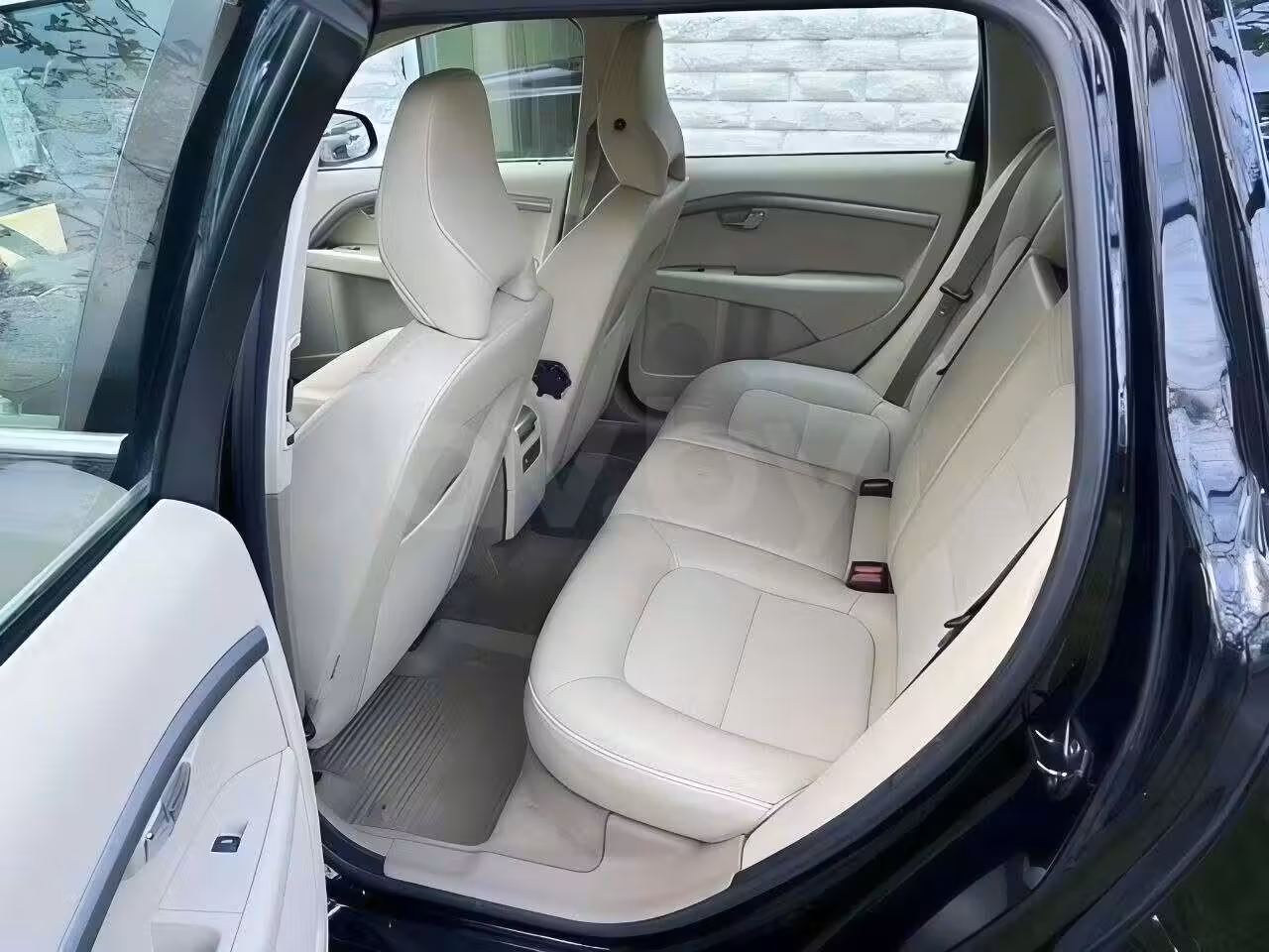 Volvo V70 фото 10